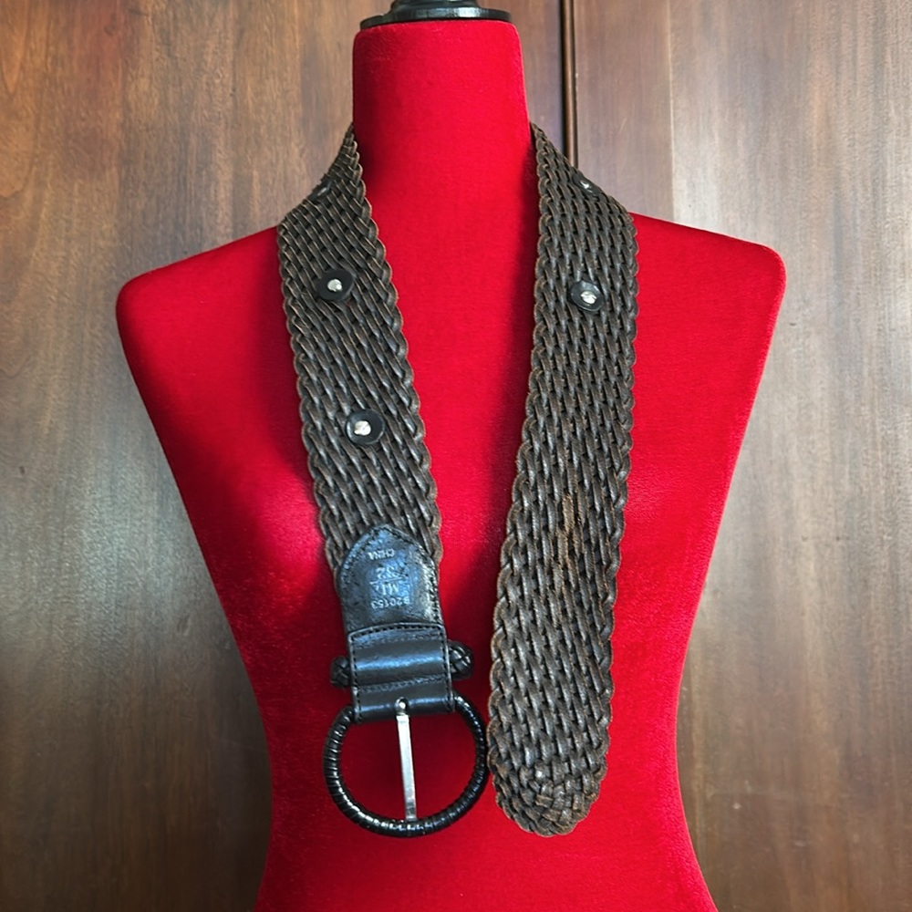 Woven Black Leather Belt with Conchos M/L - Picture 10 of 11